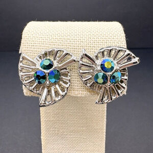 Vintage Nemo Aurora Borealis Crystal Spiral Fan Screw Back Earrings w/ Card .75"